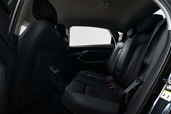 Audi e-tron Sportback 12 of 26