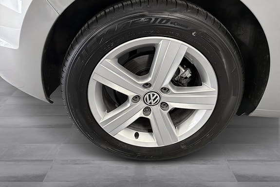 Volkswagen Golf Sportsvan 24 of 24