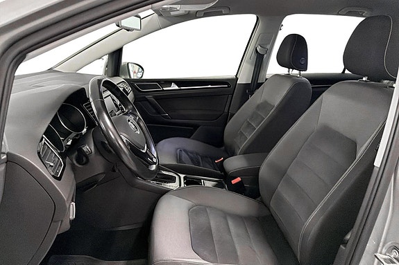 Volkswagen Golf Sportsvan 8 of 24