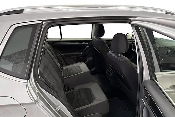 Volkswagen Golf Sportsvan 22 of 24