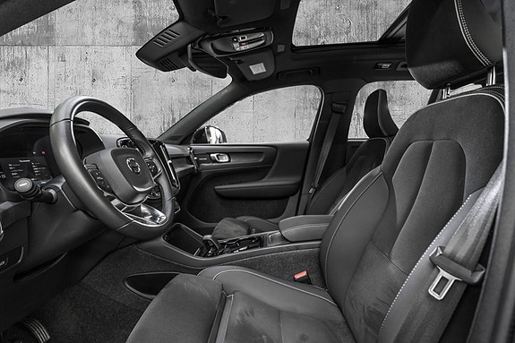 Volvo XC40 10 of 24