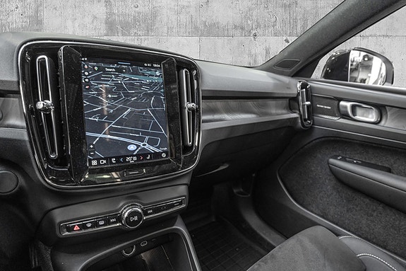 Volvo XC40 15 of 24