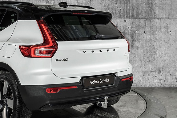 Volvo XC40 6 of 24