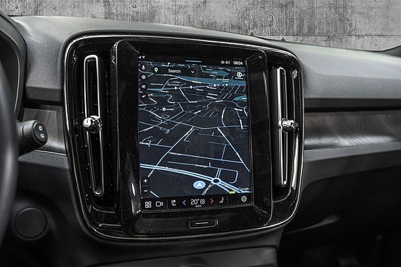 Volvo XC40 16 of 24