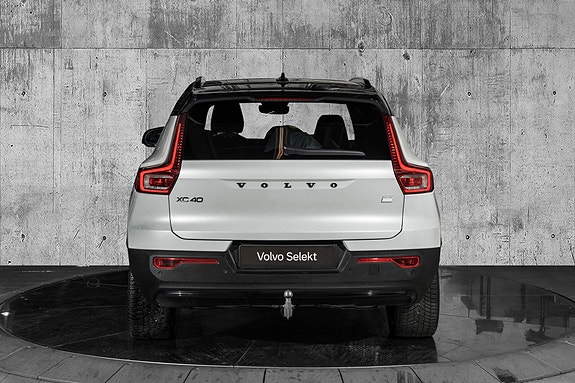 Volvo XC40 7 of 24