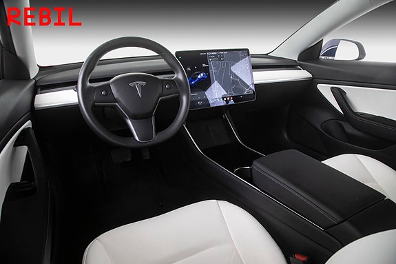 Tesla Model 3 9 of 26