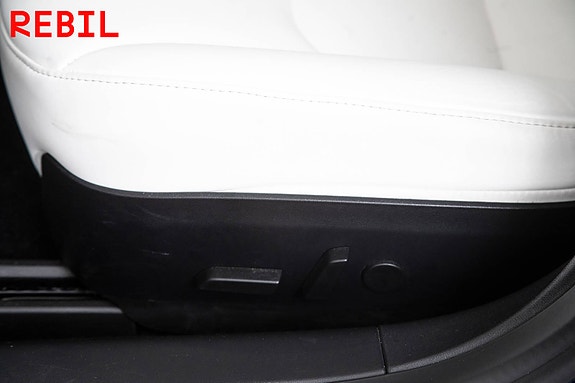 Tesla Model 3 21 of 26