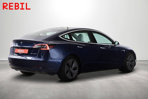 Tesla Model 3 7 of 26