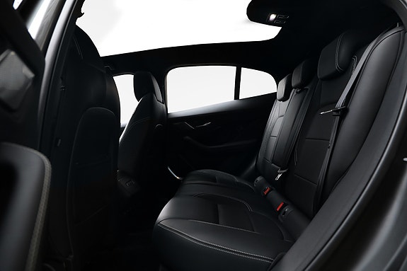 Jaguar I-PACE 12 of 30