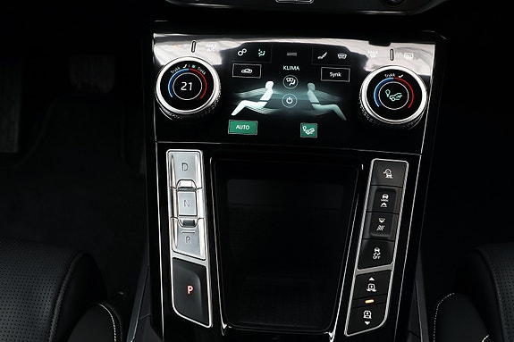 Jaguar I-PACE 21 of 30