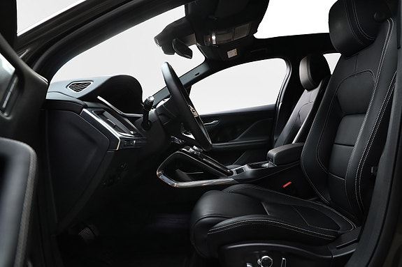Jaguar I-PACE 11 of 30