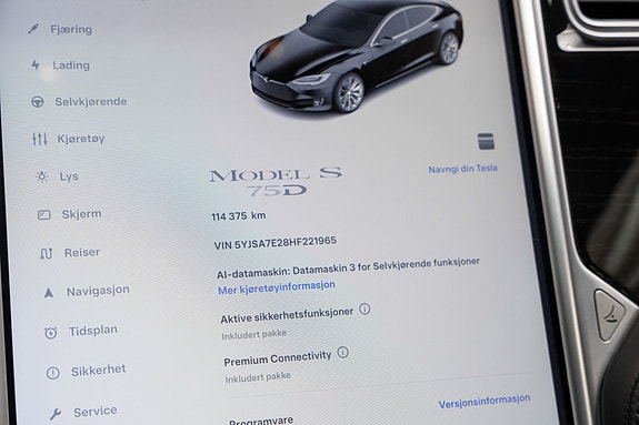Tesla Model S 23 of 27