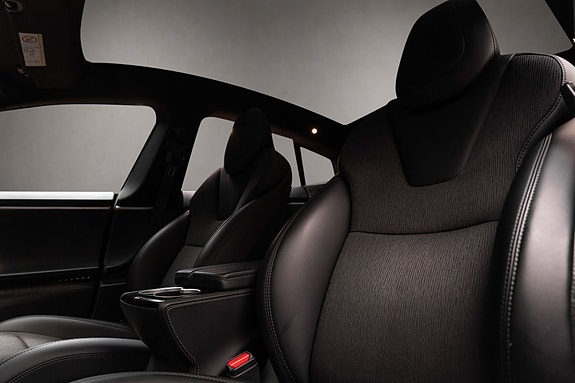 Tesla Model S 13 of 27