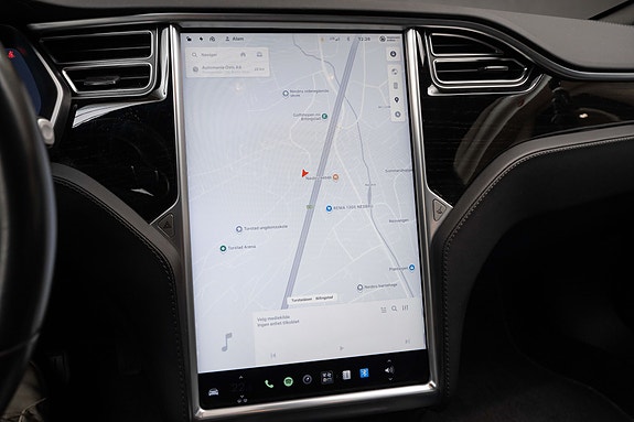 Tesla Model S 27 of 27
