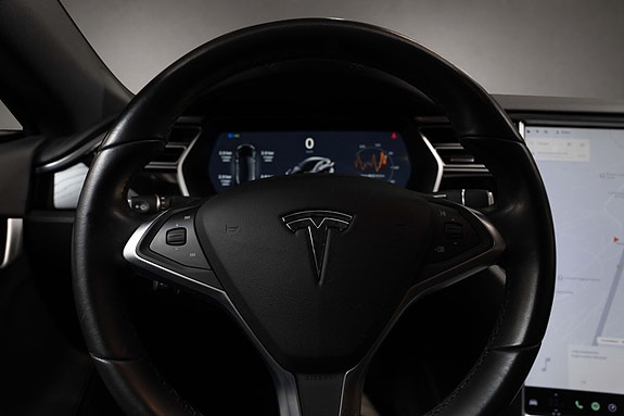 Tesla Model S 21 of 27