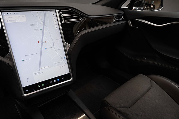 Tesla Model S 11 of 27