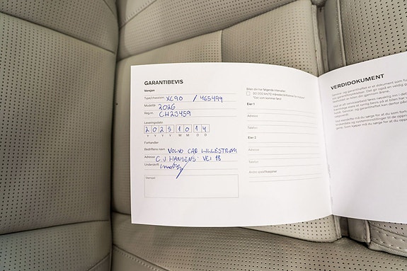 Volvo XC90 30 of 30