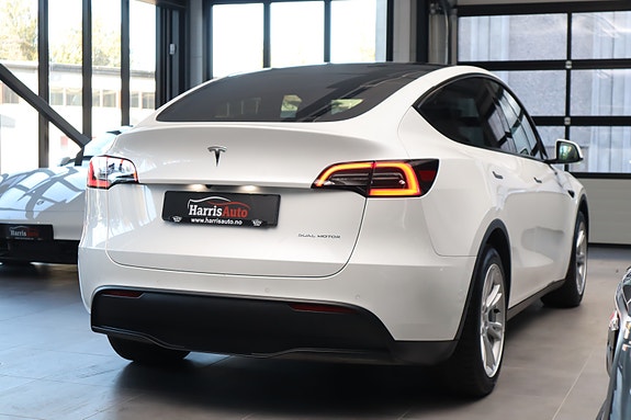 Tesla Model Y 11 of 26