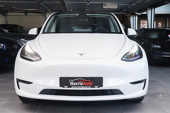 Tesla Model Y 5 of 26