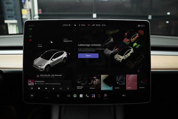 Tesla Model Y 25 of 26