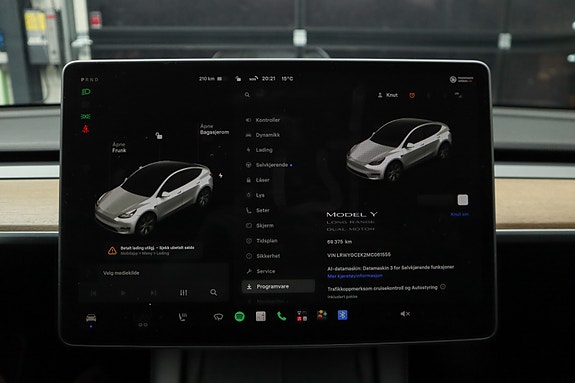 Tesla Model Y 23 of 26