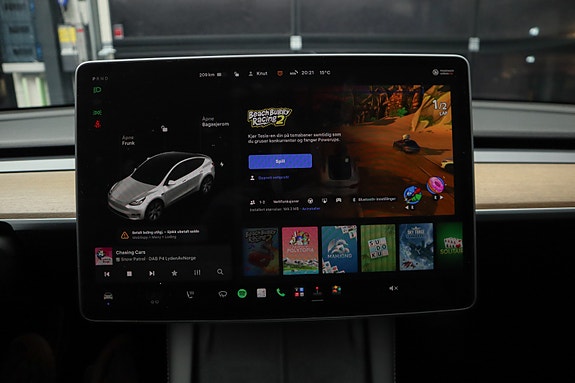 Tesla Model Y 24 of 26