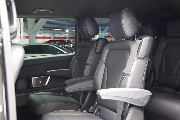 Mercedes-Benz EQV300 13 of 20