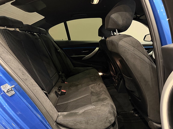 BMW 330e 21 of 30