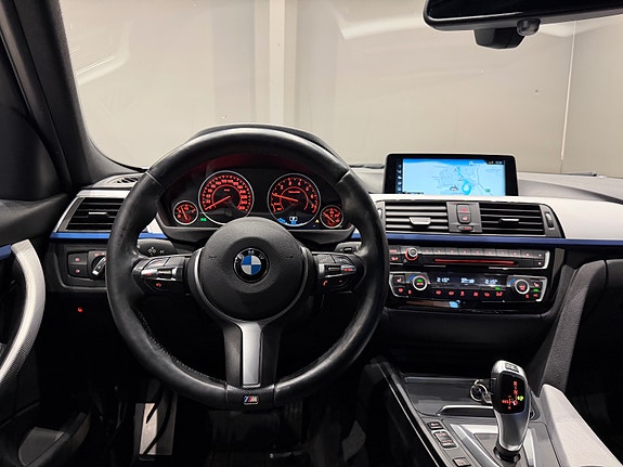 BMW 330e 24 of 30