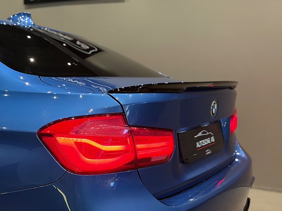BMW 330e 14 of 30