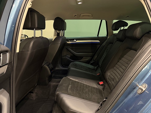 Volkswagen Passat 21 of 30