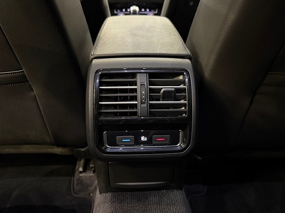 Volkswagen Passat 22 of 30