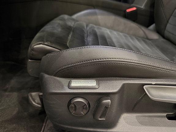 Volkswagen Passat 16 of 30