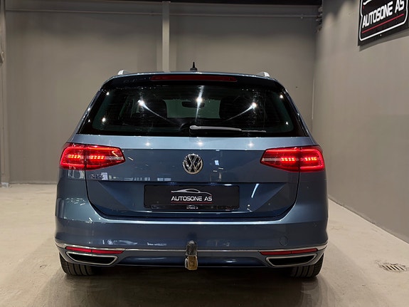 Volkswagen Passat 10 of 30