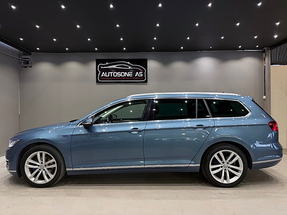 Volkswagen Passat 6 of 30