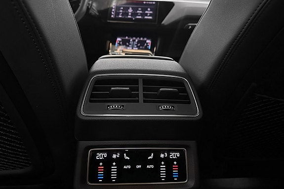 Audi Q8 e-tron 23 of 25