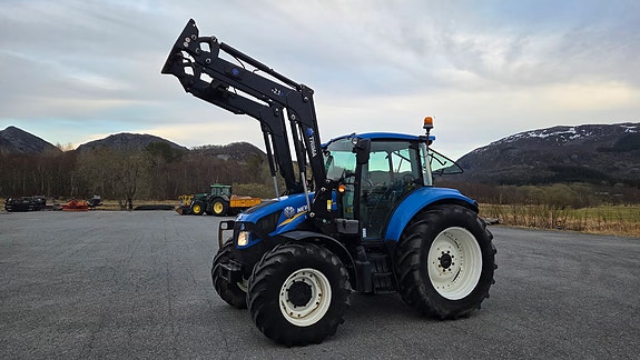 New Holland T5 115 2 of 12