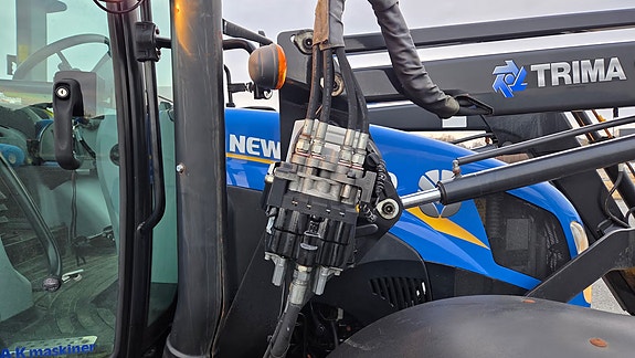 New Holland T5 115 9 of 12