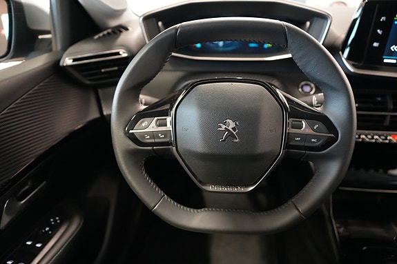 Peugeot e-208 12 of 24