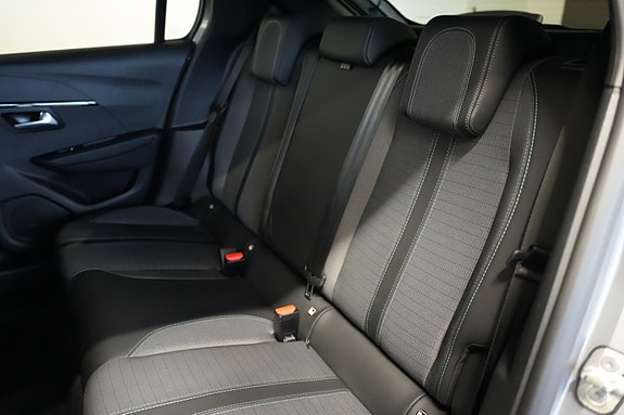Peugeot e-208 18 of 24