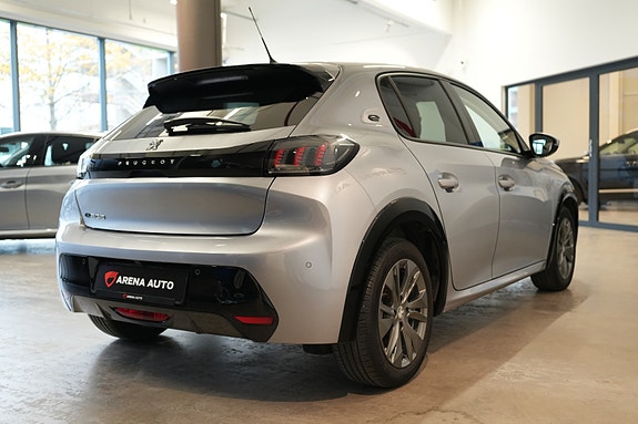 Peugeot e-208 5 of 24