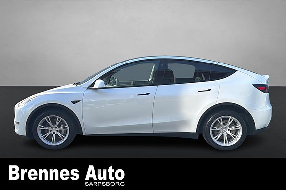 Tesla Model Y 4 of 21