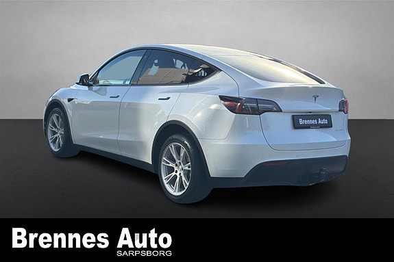 Tesla Model Y 5 of 21