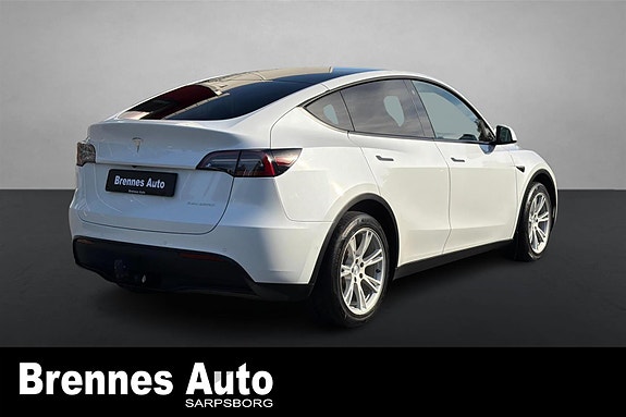 Tesla Model Y 7 of 21
