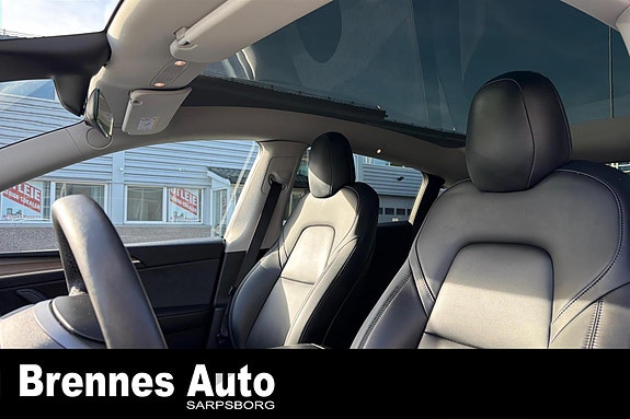 Tesla Model Y 11 of 21