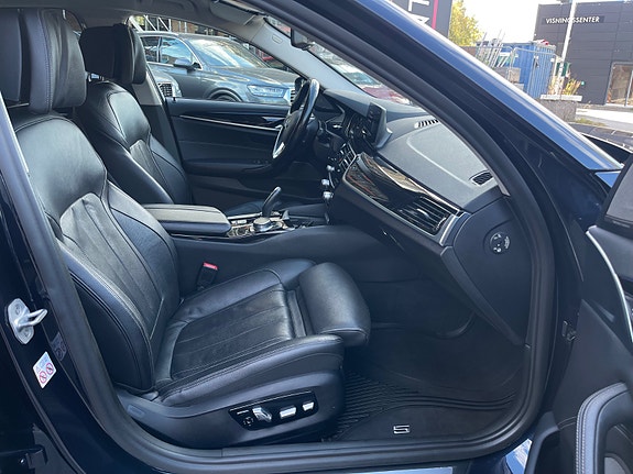 BMW 530e 14 of 30