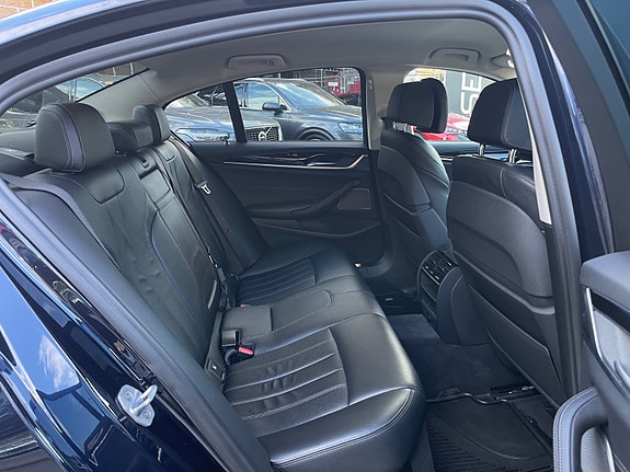BMW 530e 16 of 30