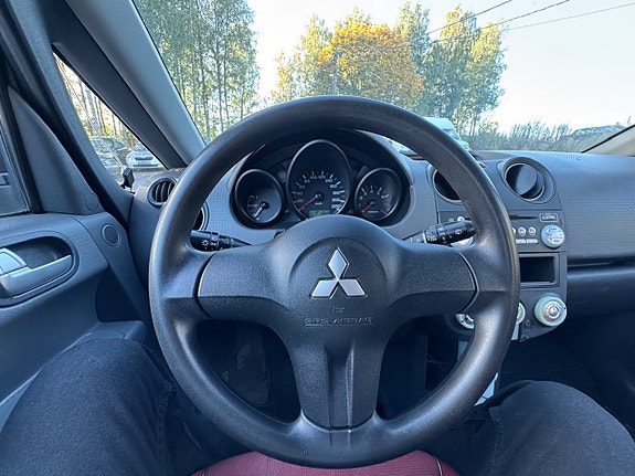 Mitsubishi Colt 12 of 14