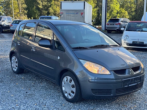 Mitsubishi Colt 7 of 14