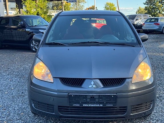 Mitsubishi Colt 8 of 14